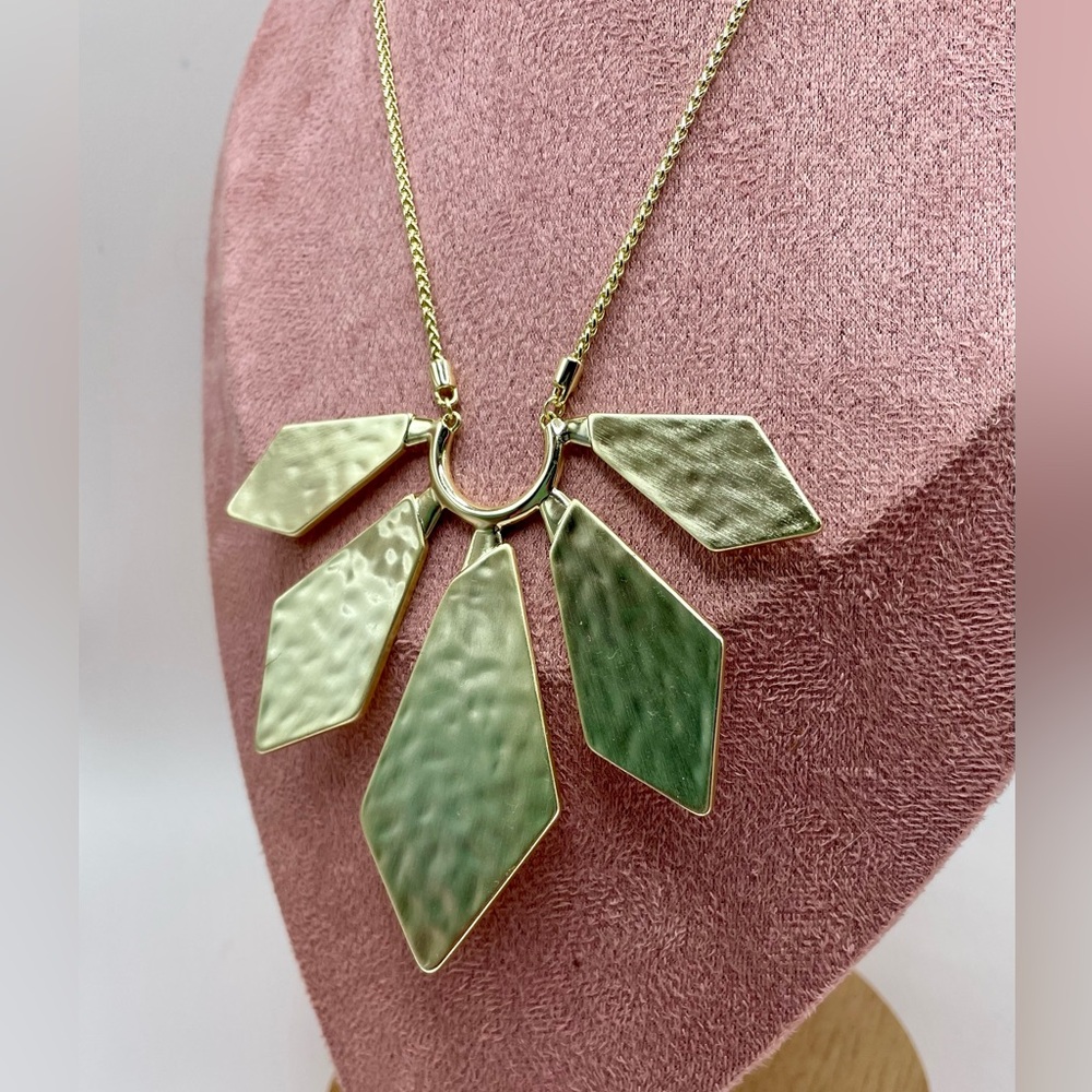 Kendra Scott Metal Gold Tone Fan Design Necklace. Slide Bead Adjustable